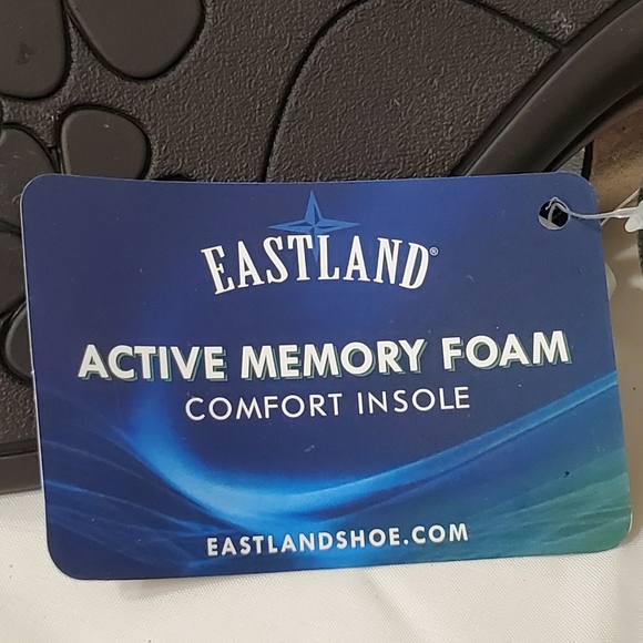 Eastland Sandals Misty Gold NEW - Picture 6 of 7